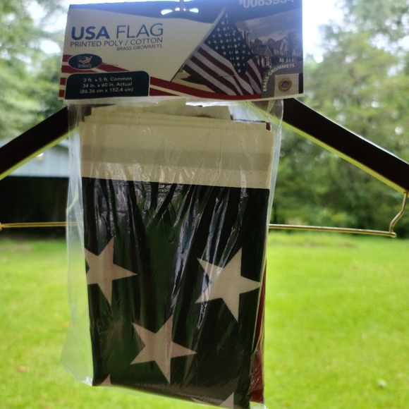 AMERICAN FLAG - Picture 2 of 2